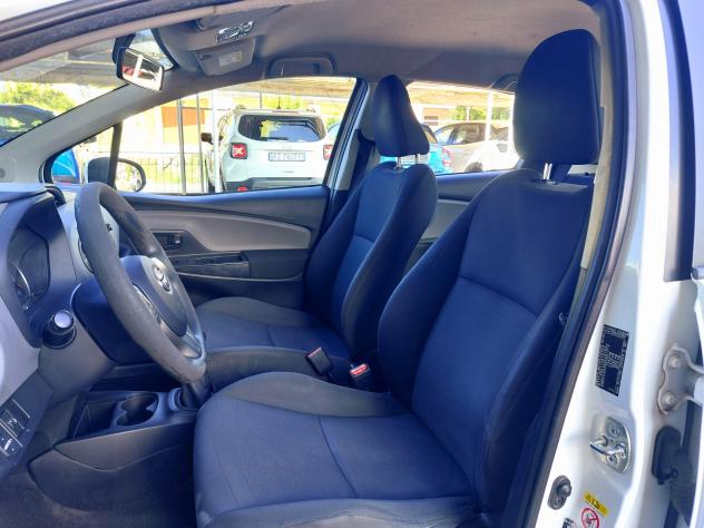 Toyota Yaris 1.D-4D 5 porte Cool 90CV - 2015 - Foto 4