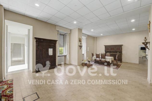 Palazzo / Stabile di 2800 m² con più di 5 locali in vendita a Leggiuno - Foto 6