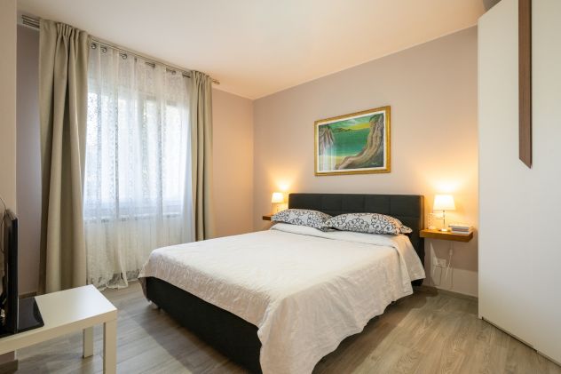 VILLLETTA SINGOLA DI RECENTE COSTRUZIONE CON MANSARDA E GIARDINO - Foto 6