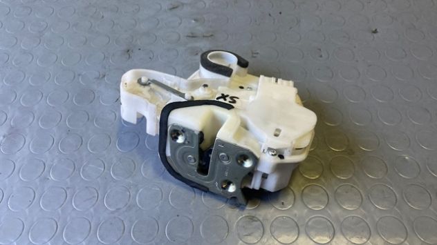 Chiusura centralizzata anteriore SX Mitsubishi Space Star del 2015