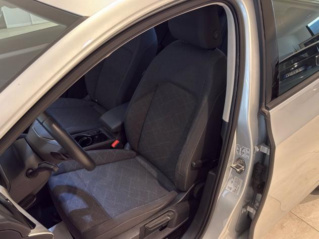 Volkswagen Golf 2.0TDI DSG SCR Adaptive Cruise Fari LED Sensori - Foto 3