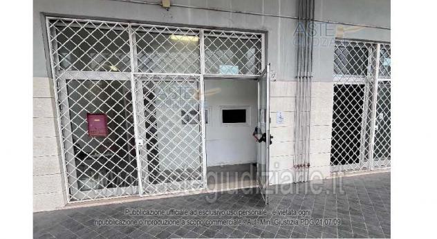 IMMOBILI-IMMOBILE COMMERCIALE-VIA PASSO BUOLE, 97/B, 97/C, 97/D, 97/E e 97/F LOC. ISOLA SACRA