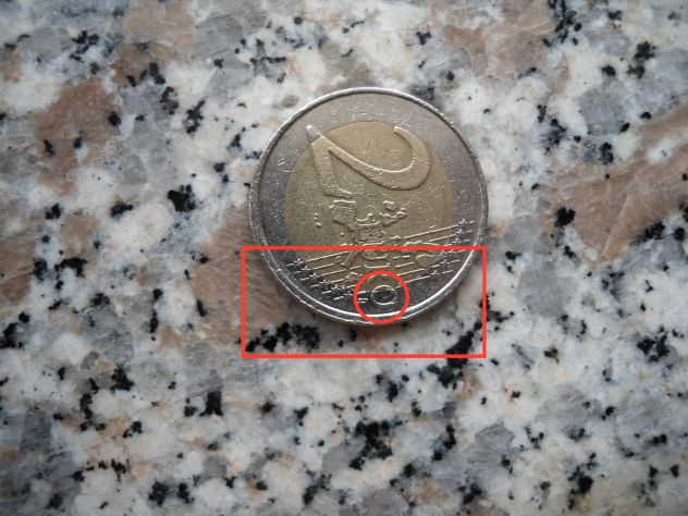 2 EURO OLANDA PAESI BASSI CIRCOLATI DEL 2002 - CON DIFETTO DI CONIO -
