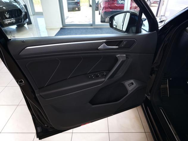 VW Tiguan 2.0 TDI 150cv DSG R-Line TETTO 2024 - Foto 9