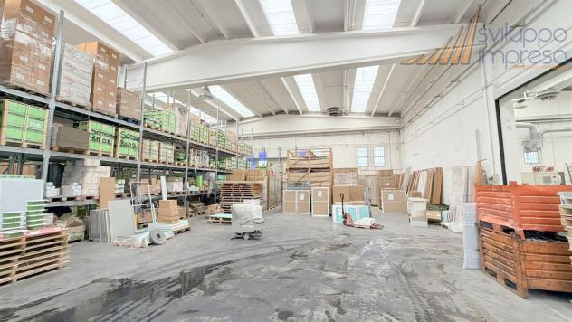 CAPANNONE CON PALAZZINA UFFICI IN VENDITA A BERNAREGGIO - Foto 2
