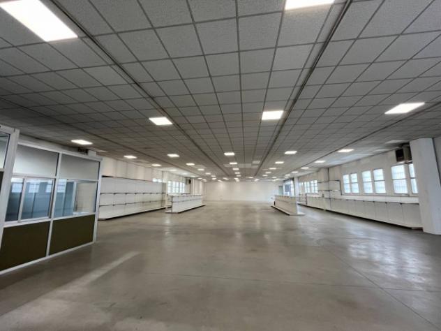 Immobile di 1000 m² con 3 locali in affitto a Brescia - Foto 6