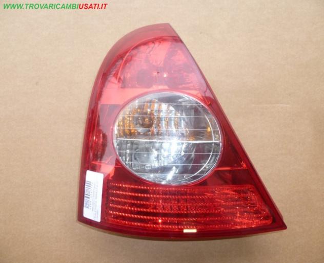 FANALE POST.S. RENAULT CLIO (C65/B65)  Parti elettriche  Fanaleria  Fanali  Fanale post. sx. RENAULT - CLIO II - 01-01-2004 - 01-01-2006, RENAULT - CL