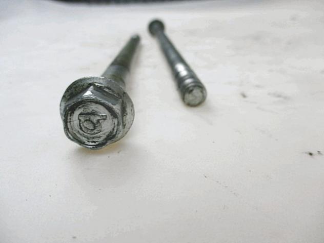 SET PERNI SUPPORTO MOTORE SUZUKI GSX R 750 1994 - 2003 0910310219 ENGINE HOLDER AXLES - Foto 3