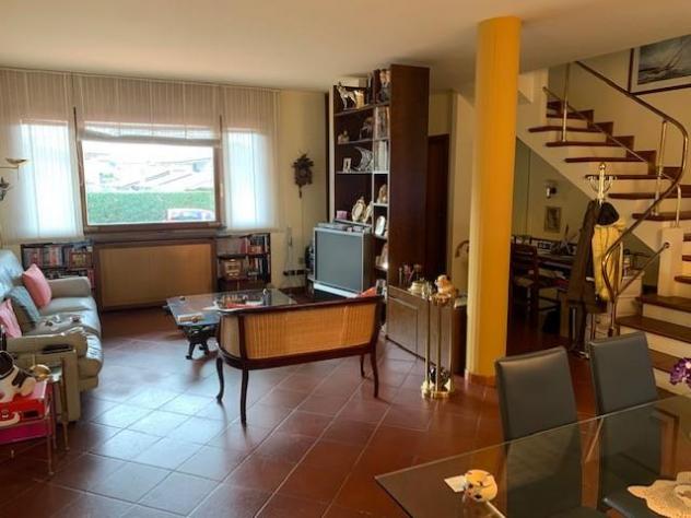 Villetta bifamiliare in vendita a Montecatini-Terme 280 mq Rif: 1011913 - Foto 2