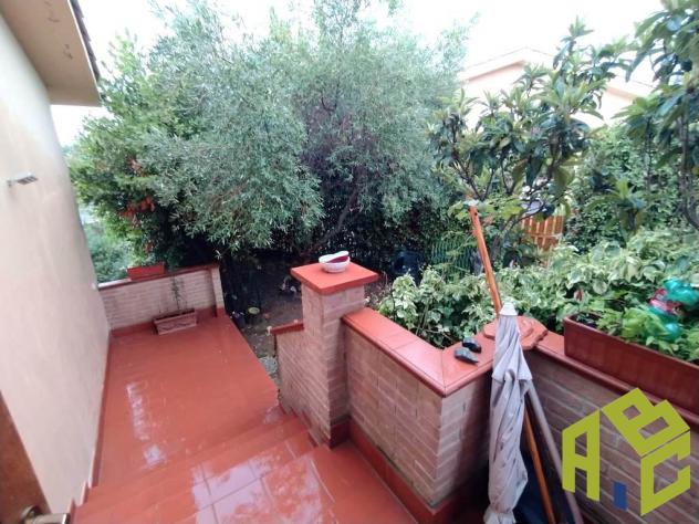 Pomaia - Rif. R1485.In campagna, a 1 km c.ca dal centro abitato di Pomaia e adiacente l'istituto Lama Tzong Khapa. Due appartamenti, con possibilità d - Foto 6