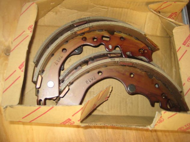 PATTINI FRENO POSTERIORE TOYOTA HIACE KDH220 TRH213 04495-26240 - Foto 3