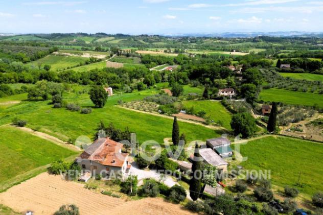 Rustico / Casale di 1000 m² con più di 5 locali e box auto in vendita a Sarteano - Foto 7