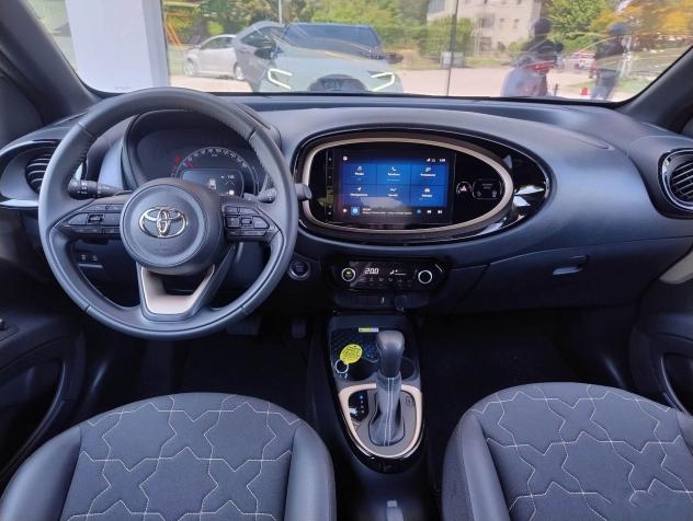 Toyota Aygo X 1.0B (72 CV) Lounge - Foto 6