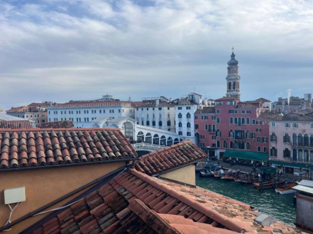 Attico / Mansarda di 200 m² con più di 5 locali in vendita a Venezia - Foto 2