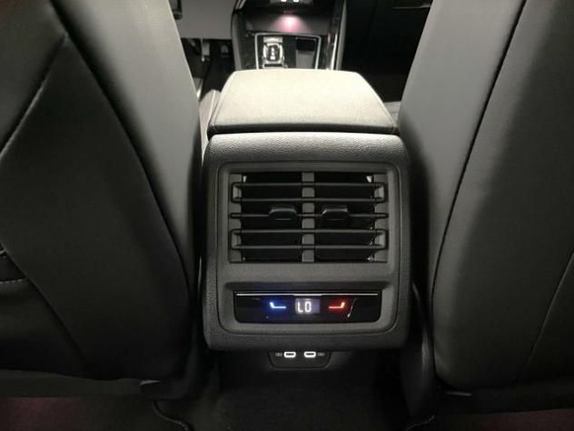 VOLKSWAGEN Golf 1.5 eTSI 115 CV ACT DSG R-Line Plus KM0 MY26 rif. 23769966 - Foto 9