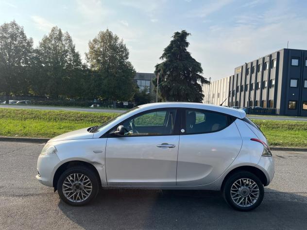 Lancia Ypsilon 0.9 TwinAir 85 CV 5 porte Metano Ecochic Silver - Foto 4
