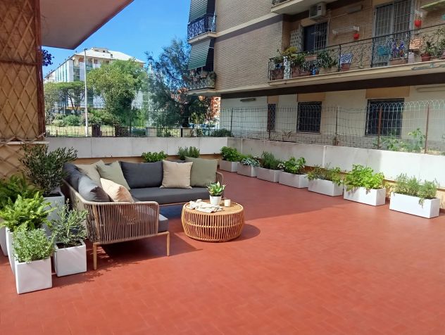 Trilocale piano terra con terrazzo Ostia lido