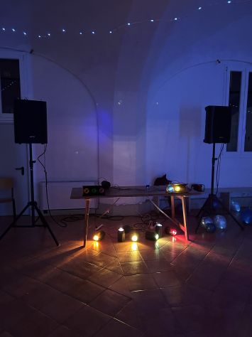 Impianto audio/luci a noleggio per feste - Foto 4