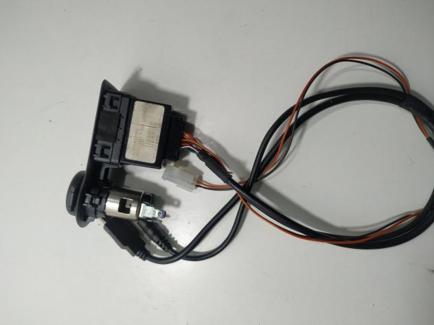 PRESA AUX/USB HYUNDAI iX20 Serie JCMC1802090550H (1019)