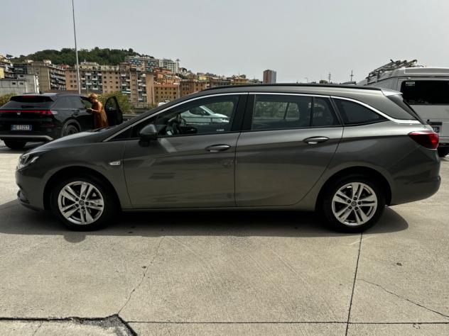 Opel Astra 1.6 CDTi 110CV S&S Tourer Innovation 2017 - Foto 3