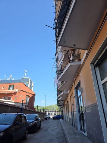 Fuorigrotta - Via Diocleziano - Locale 250 Mq