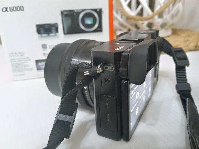 Sony Alpha 6000 mirrorless con scatola e due obiettivi - Foto 6