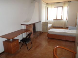 Stanza doppia per studenti a Pisa zona Porta a Mare.