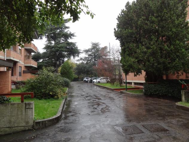 Appartamento arredato composto da ingresso, ampio soggiorno con cucina, due camere, bagno, ripostigli, balcone, cantina e posti auto, posizione comoda - Foto 20