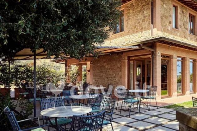 Rustico / Casale di 900 m² con più di 5 locali e box auto in vendita a Pienza - Foto 3