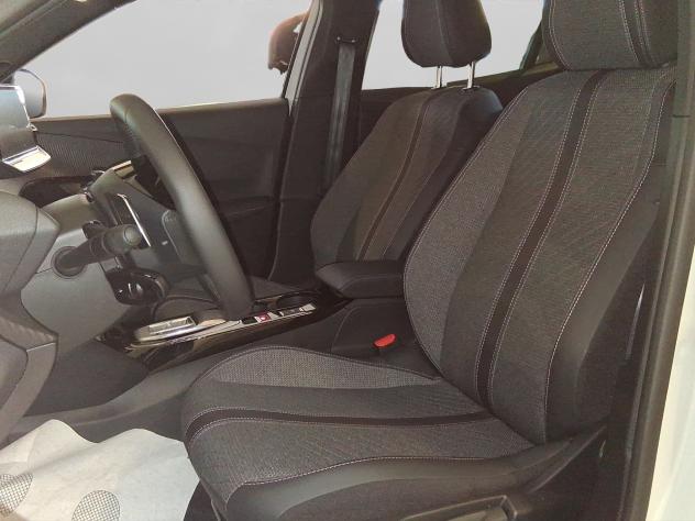 Peugeot 2008 NUOVO Allure PureTech 130 EAT8 S&S - Foto 9