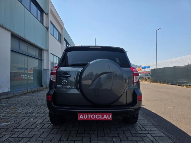 Toyota RAV 4 RAV4 2.2 D-4D 150 CV DPF Luxury - Foto 8