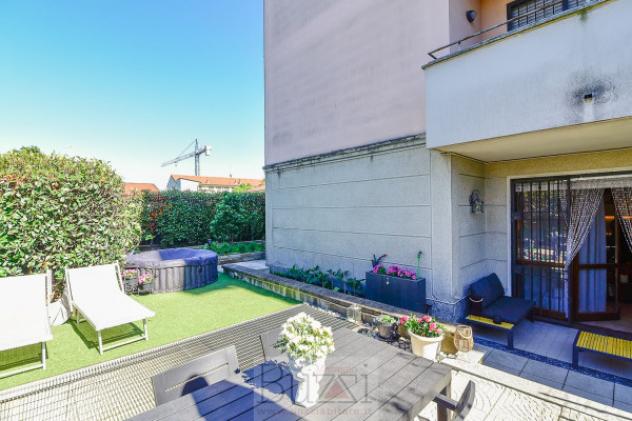 Appartamento di 100 m² con 3 locali e box auto in vendita a Seregno