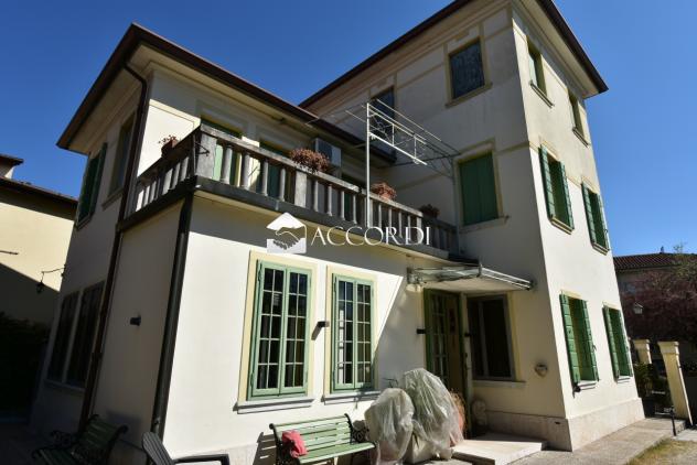 CASA INDIPENDENTE di 6 vani e di 500 mq (TREVISO) rif. MM501_4