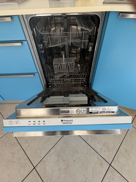Cucina completa attrezzata con frigorifero Miele – Ottimo stato – €999 - Foto 4