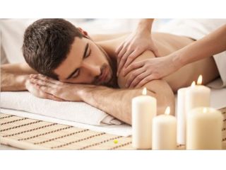 Massaggi - benessere Firenze - Giovane ragazza offre massaggi rilassanti Tel:3883542093