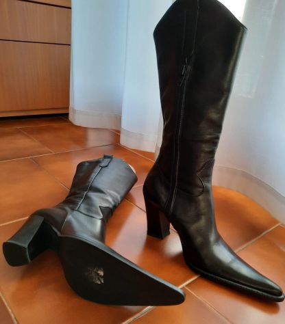STIVALI DI PELLE NERI NUOVI - Foto 5