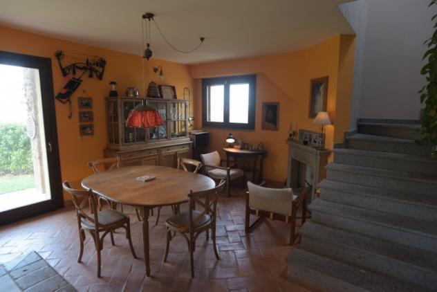 Orvieto - Vendesi abitazione indipendente su più livelli con terrazza e giardino in posizione tranquilla e panoramica nel circondario di Orvieto. CON - Foto 4