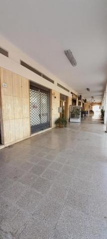 Locale commerciale a Lequile - Foto 2