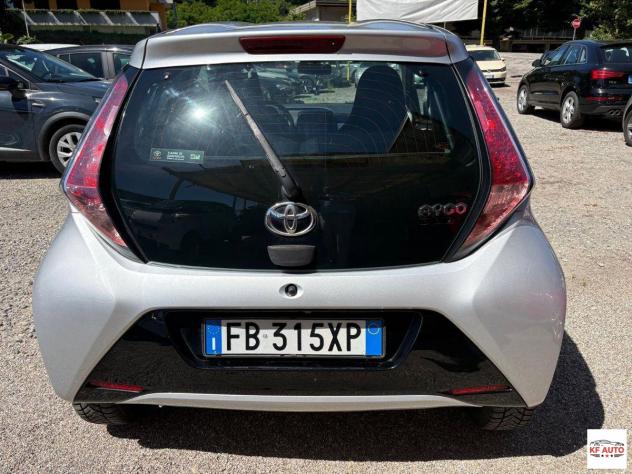 TOYOTA - Aygo 5p 1.0 x-play my15 - Foto 4