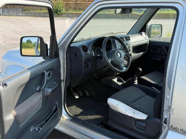 SUZUKI Jimny 1.3i 16V cat 4WD JLX rif. 23725357 - Foto 4