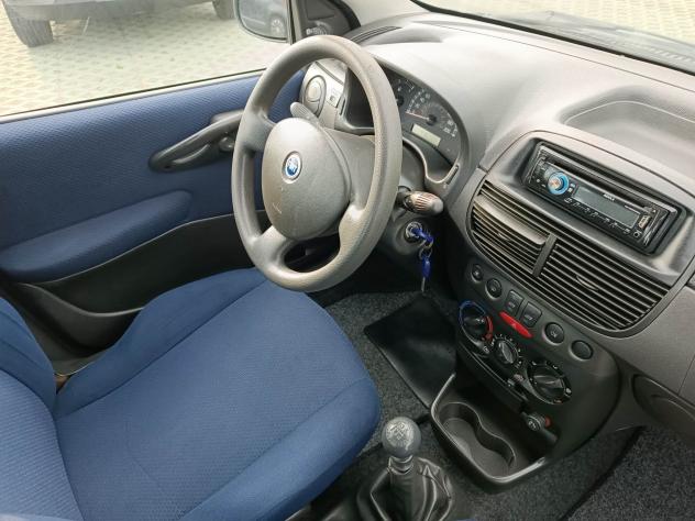 Fiat Punto 1.2 5 porte Active Natural Power - Foto 8