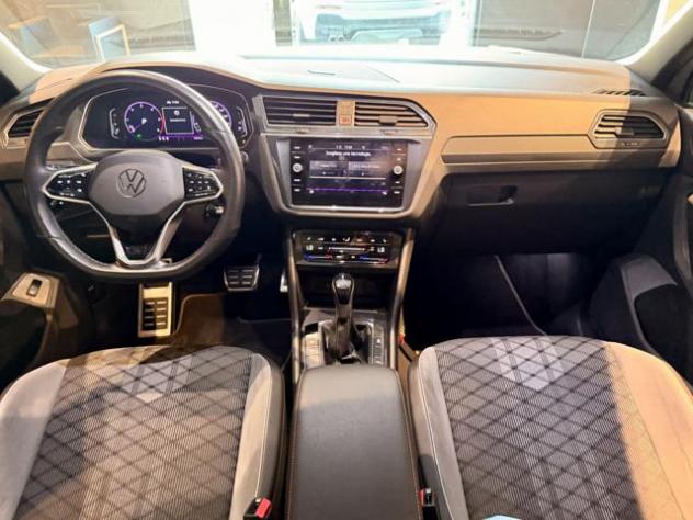 VOLKSWAGEN Tiguan 2.0 TDI 150 CV SCR DSG R-Line rif. 23956006 - Foto 3