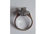 Anello solitario contornato da 28 diamantini