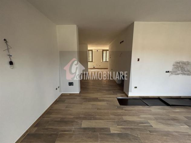 Elegante Trilocale Piano Terra con cortile Privato - Foto 17