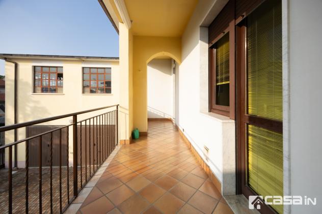 A pochi passi ampia soluzione indipendente composta da 2 appartamenti, deposito, 2 box, cantina e giardino di 800 mq
PIANO TERRA : appartamento di 4 v - Foto 20