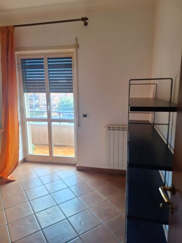 Stanza di 13 mq a Morena Via Cortale