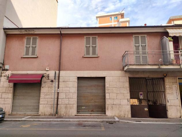 Locale comm.le/Fondo in vendita a Massa 69 mq  Rif: 1354630