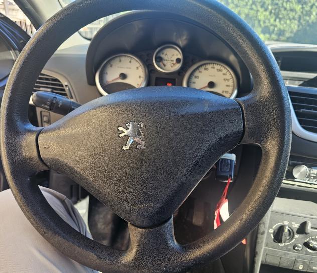 Peugeot 207 1.4 CLIMA ABS TAGLIANDATA - Foto 8