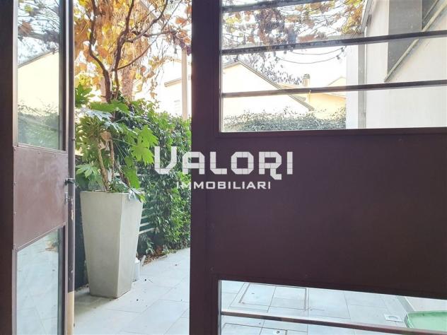 INCANTEVOLE TERRA-CIELO RISTRUTTURATA CON CORTE PRIVATA E GARAGE - Foto 9