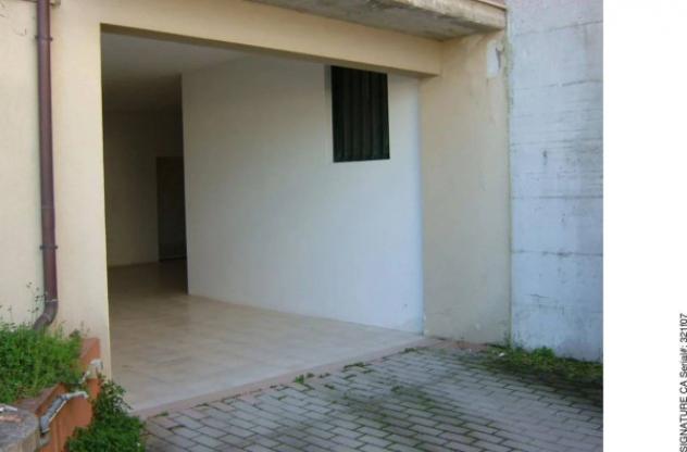 Immobile in asta di 81 m², box auto in vendita a Monte Porzio - Foto 2